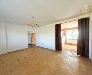 TOP PONUKA - 4 izbový udržiavaný rodinný dom 