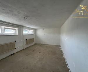 TOP PONUKA - 4 izbový udržiavaný rodinný dom 