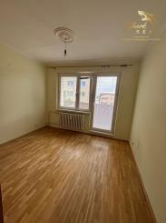 4-izbový byt s balkónom na skok od centra , s dvomi pivnicami a výbornou lokalitou – Vrbická, Liptovský Mikuláš