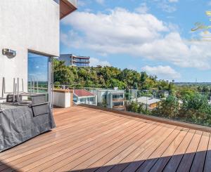 Panoráma Dunaja a Rakúska | 4i, 125 m² + terasy | Hradný kopec | Staré Mesto