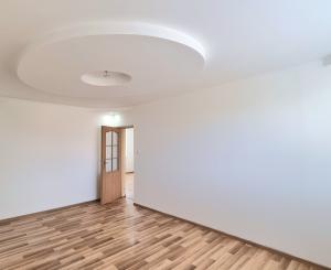 4-IZBOVÝ BYT PO KOMPLETNEJ REKONŠTRUKCII S GARÁŽOU A ZÁHRADKOU V OBCI HRAŇ