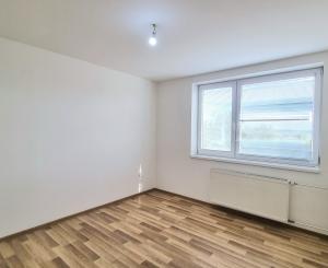4-IZBOVÝ BYT PO KOMPLETNEJ REKONŠTRUKCII S GARÁŽOU A ZÁHRADKOU V OBCI HRAŇ