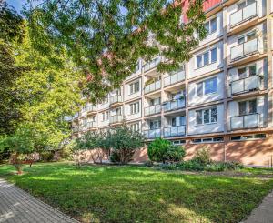 2-izbový byt s dvoma balkónmi a výhľadom na Váh | Vážska ulica, Piešťany