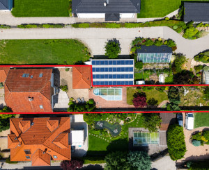 DOHODA MOŽNÁ  Na predaj krásny 4- izbový rodinný dom s bazénom a krbom - Viničné