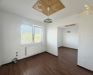 TOP PONUKA - 4 izbový udržiavaný rodinný dom 