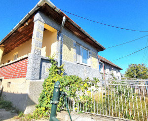 3-izbový tehlový dom s projektom a veľkým pozemkom (17,2 ára) | Veľké Ozorovce