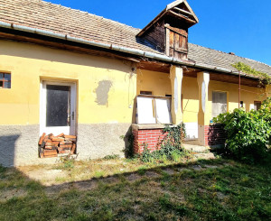 3-izbový tehlový dom s projektom a veľkým pozemkom (17,2 ára) | Veľké Ozorovce