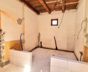 3-izbový tehlový dom s projektom a veľkým pozemkom (17,2 ára) | Veľké Ozorovce