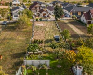 VÁŠ BUDÚCI DOMOV POD MALÝMI KARPATMI | STAVEBNÝ POZEMOK 654 m², SMOLENICE