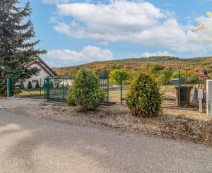 VÁŠ BUDÚCI DOMOV POD MALÝMI KARPATMI | STAVEBNÝ POZEMOK 654 m², SMOLENICE