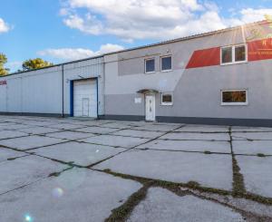 Na predaj moderný komerčný areál 1040 m² s logistickým zázemím – Nové Mesto nad Váhom