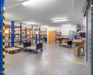 Na predaj moderný komerčný areál 1040 m² s logistickým zázemím – Nové Mesto nad Váhom