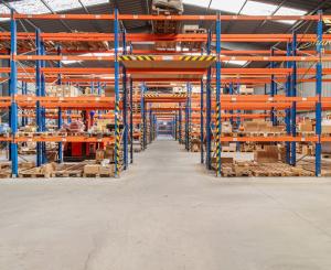 Na predaj moderný komerčný areál 1040 m² s logistickým zázemím – Nové Mesto nad Váhom
