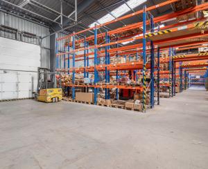 Na predaj moderný komerčný areál 1040 m² s logistickým zázemím – Nové Mesto nad Váhom