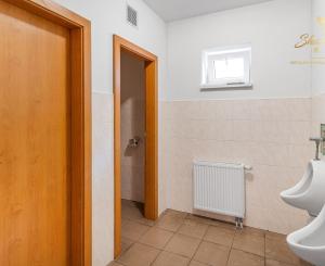 Na predaj moderný komerčný areál 1040 m² s logistickým zázemím – Nové Mesto nad Váhom