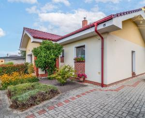 Moderný 3-izbový bungalov len 15 minút od Nového Mesta nad Váhom – Hôrka nad Váhom