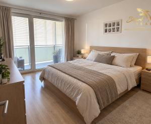 BÝVANIE V SRDCI PIEŠŤAN – 3 IZBY, 90 m² A PRIESTRANNÁ LOGGIA