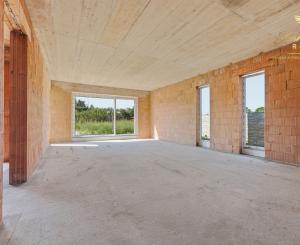 LUXUSNÁ MESTSKÁ 6-IZBOVÁ VILA SO STREŠNOU TERASOU | SENEC – KYSUCKÁ ULICA