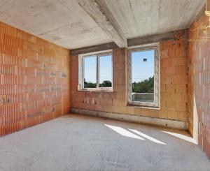 LUXUSNÁ MESTSKÁ 6-IZBOVÁ VILA SO STREŠNOU TERASOU | SENEC – KYSUCKÁ ULICA