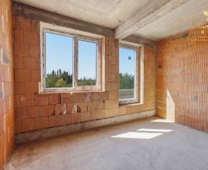 LUXUSNÁ MESTSKÁ 6-IZBOVÁ VILA SO STREŠNOU TERASOU | SENEC – KYSUCKÁ ULICA