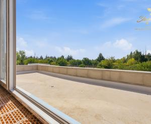 LUXUSNÁ MESTSKÁ 6-IZBOVÁ VILA SO STREŠNOU TERASOU | SENEC – KYSUCKÁ ULICA