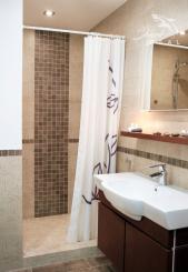 Kompletne zariadený 3 - izbový byt v srdci Bratislavy