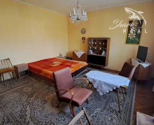 NEPREHLIADNITE! Na predaj 4 izbový rodinný dom v tichej časti obce