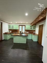 Štýlový 5-izbový bungalov s krásnou záhradou