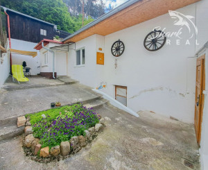 Malebná romantická chalupa pod lesom