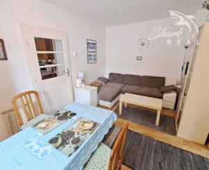 Malebný romantický domček pod lesom