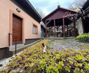 PREDANÉ - Chalupa pri potôčiku / Nová Baňa