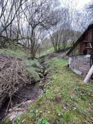 REZERVOVANÉ - RD - Chalupa pri potôčiku / Nová Baňa