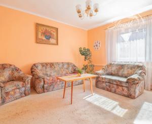 Čiastočne zrekonštruovaný dom vo výbornej lokalite s garážou