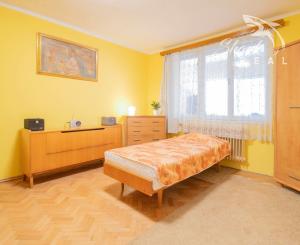 Čiastočne zrekonštruovaný dom vo výbornej lokalite s garážou