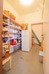 Čiastočne zrekonštruovaný dom vo výbornej lokalite s garážou