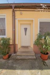 Čiastočne zrekonštruovaný dom vo výbornej lokalite s garážou