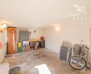 Čiastočne zrekonštruovaný dom vo výbornej lokalite s garážou