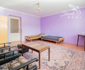 REZERVOVANÉ - Rodinný dom s rozľahlým slnečným pozemkom