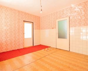 REZERVOVANÉ - Rodinný dom s rozľahlým slnečným pozemkom