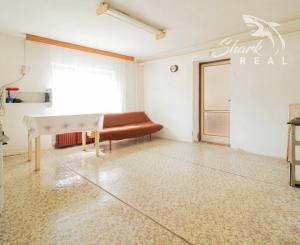 REZERVOVANÉ - Rodinný dom s rozľahlým slnečným pozemkom