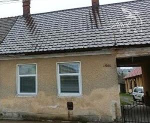 Nová cena! Rodinný dom v centre Žarnovice – ideálny aj na podnikateľské účely