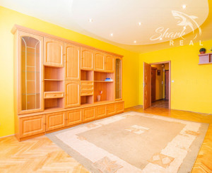 ZNÍŽENÉ !!! 3 IZBOVÝ BYT -V CENTRE- S VÝHĽADOM NA NÁMESTIE