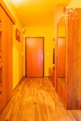 ZNÍŽENÉ !!! 3 IZBOVÝ BYT -V CENTRE- S VÝHĽADOM NA NÁMESTIE