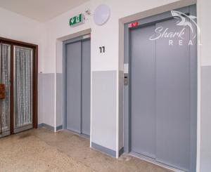 ZNÍŽENÉ !!! 3 IZBOVÝ BYT -V CENTRE- S VÝHĽADOM NA NÁMESTIE