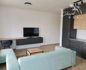 Kompletne zariadený 2 izbový byt s balkónom