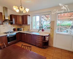 PREDANÉ! Slnečný 4-izbový dom na predaj