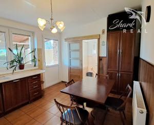 PREDANÉ! Slnečný 4-izbový dom na predaj