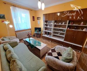 REZERVOVANÉ I Rodinný dom s veľkým potenciálom v centre Piešťan