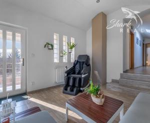 ZABEHNUTÝ RODINNÝ PENZIÓN vo vyhľadávanej lokalite Malých Karpát, VAŠA VÝHODNÁ INVESTÍCIA DO BUDÚCNOSTI