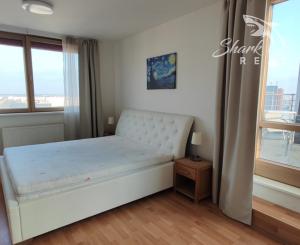 VEĽKOMETRÁŽNY dvojizbový byt s terasou